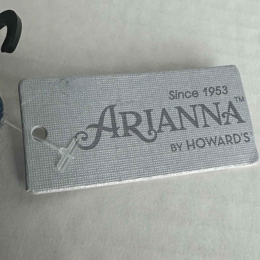 Adrianna by Howard’s || womans gloves embroidery flower finger for phone use